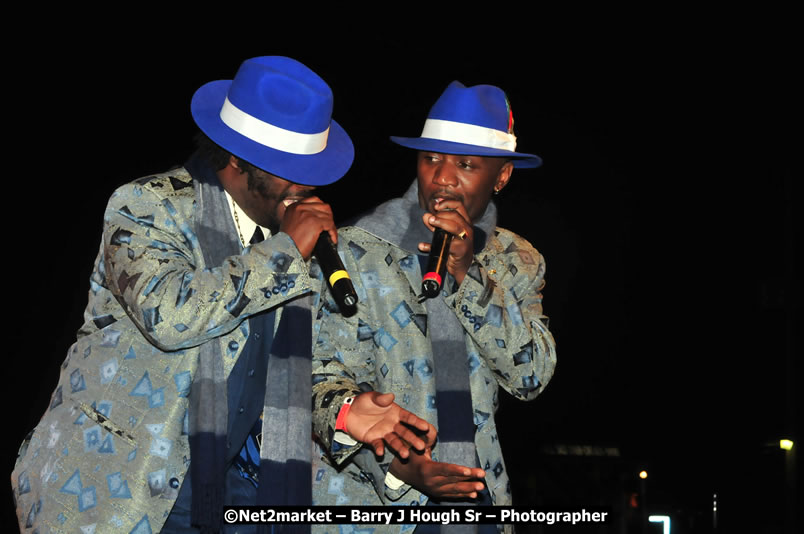 Minister of Tourism, Edmund Bartlett @ Jamaica Jazz and Blues Festival 2009 - Presented by Air Jamaica - Thursday, January 22, 2009 - Venue at the Aqueduct on Rose Hall Resort &amp; Country Club, Montego Bay, Jamaica - Thursday, January 22 - Saturday, January 24, 2009 - Photographs by Net2Market.com - Barry J. Hough Sr, Photographer/Photojournalist - Negril Travel Guide, Negril Jamaica WI - http://www.negriltravelguide.com - info@negriltravelguide.com...!